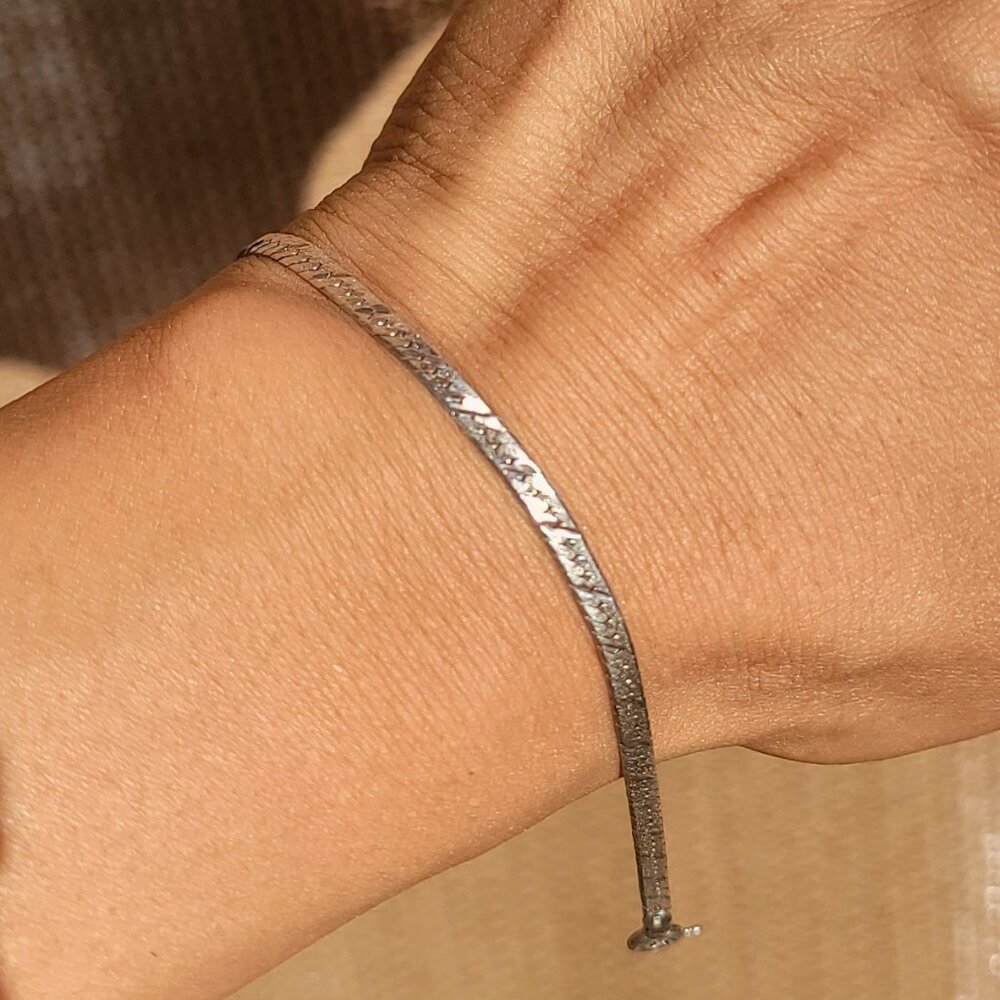 Lovely vintage 925 sterling silver ITALY etched lines herringbone 3 mm bracelet - Picture 4 of 16
